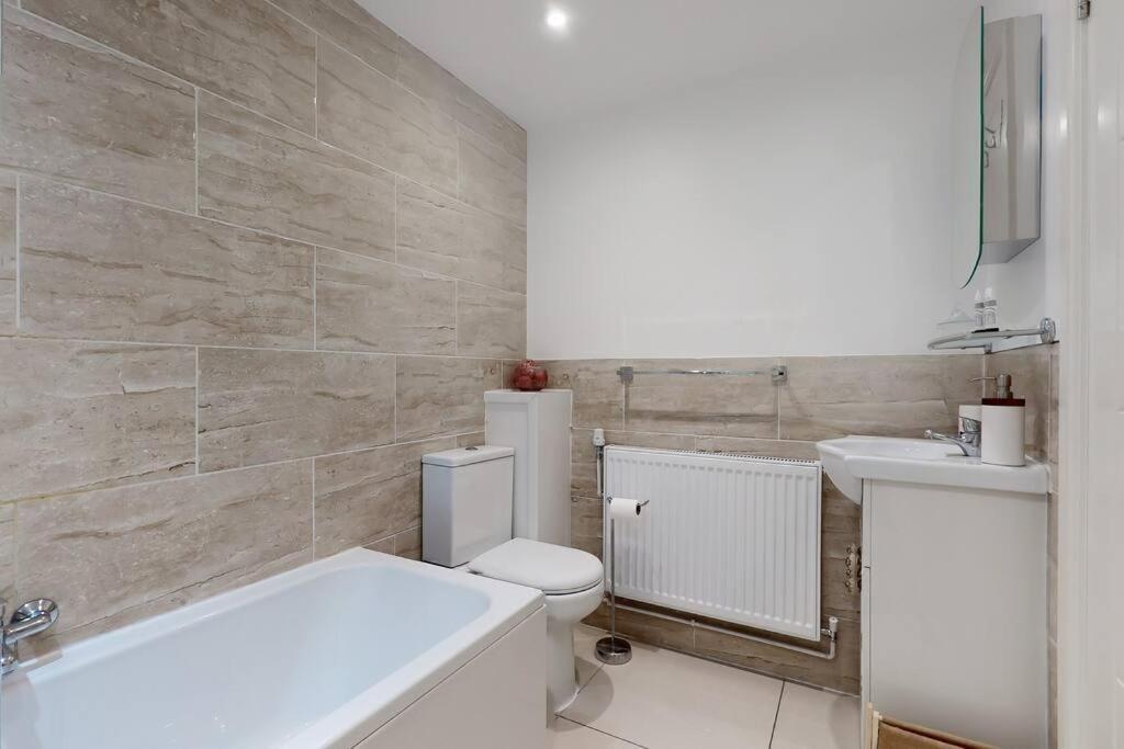 Lovely 2 Bedroom Apartment Near Highgate Station London Kültér fotó